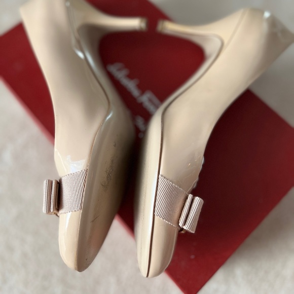 Authentic Salvatore Ferragamo Vara Bow Pump Shoe Size 8 - Picture 6 of 10